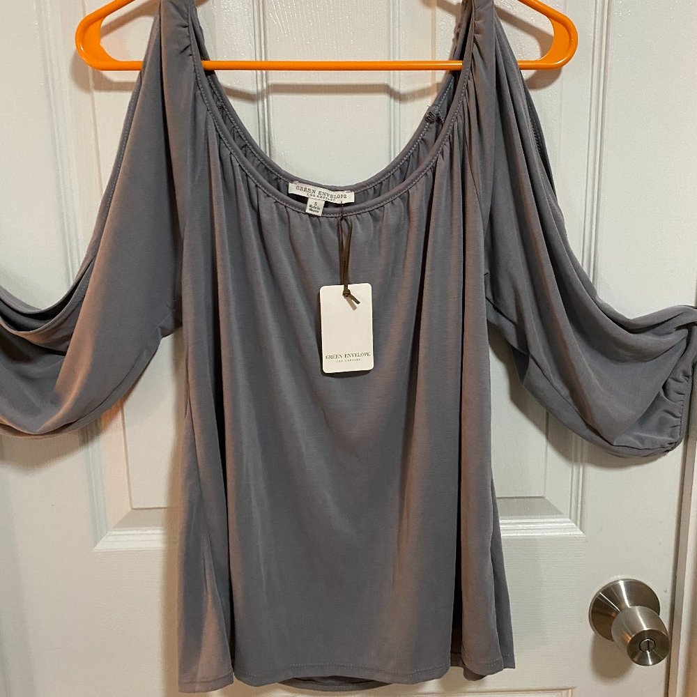 NWT Green Envelope long open tie bottom sleeve Top-Gray ~Sm
